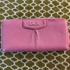 Coach Wallet - Lilac